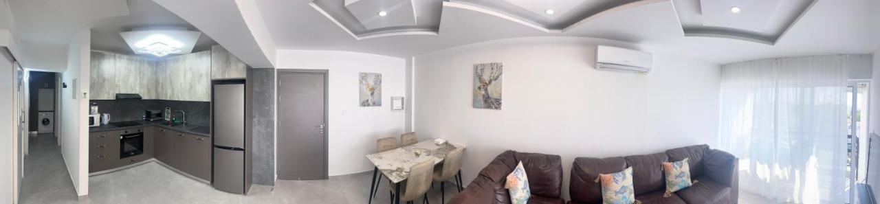 Near Finikoudes Beach 3 - Ferienwohnung Larnaka