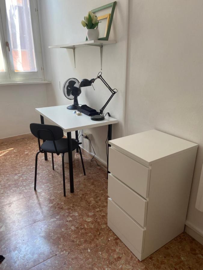 Camera Singola con Bagno in Comune