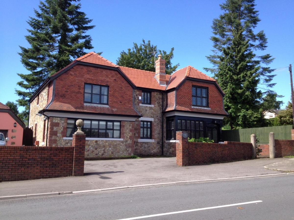 B&B Cardiff - Ty Mynydd Lodge - Bed and Breakfast Cardiff