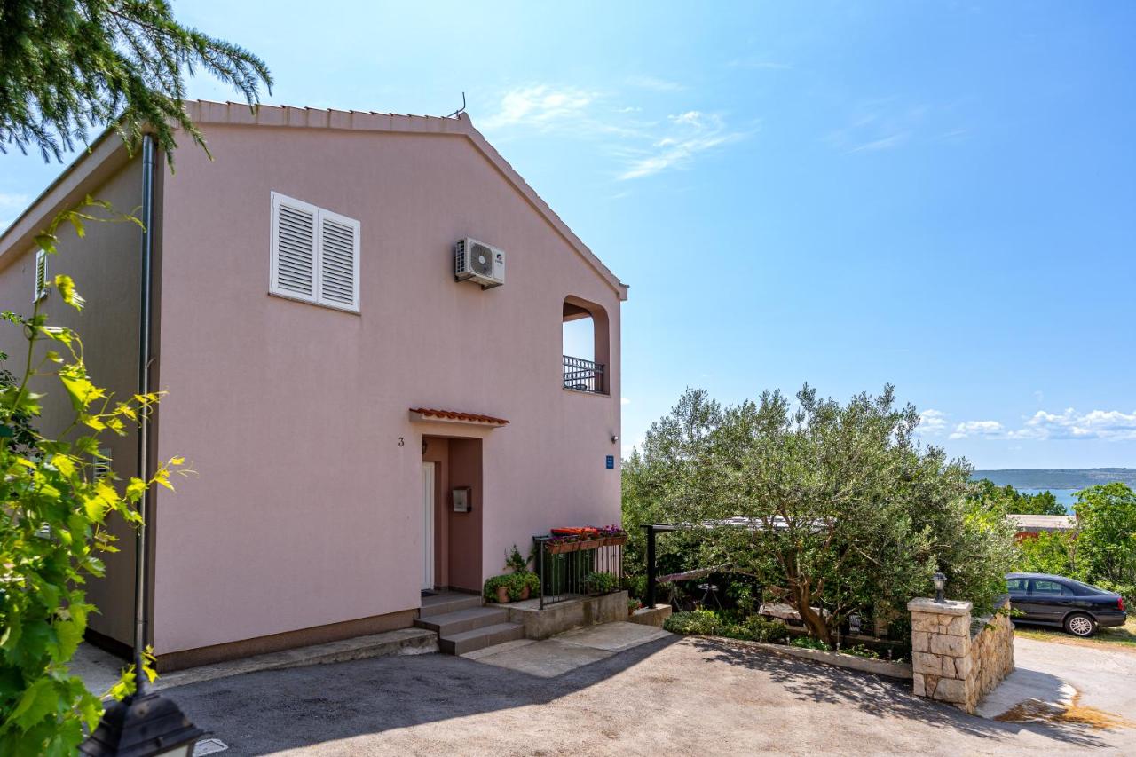 Apartments Nina - Bed and Breakfast Maslenica