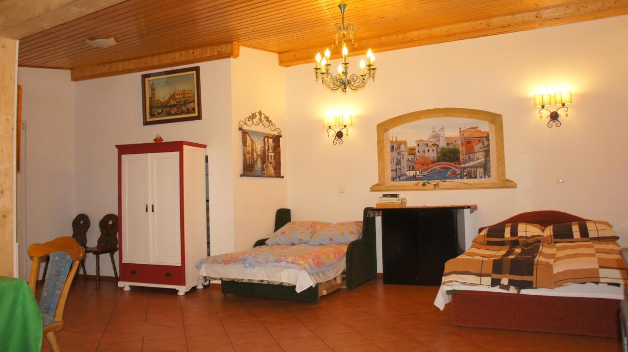 Studio Apartment