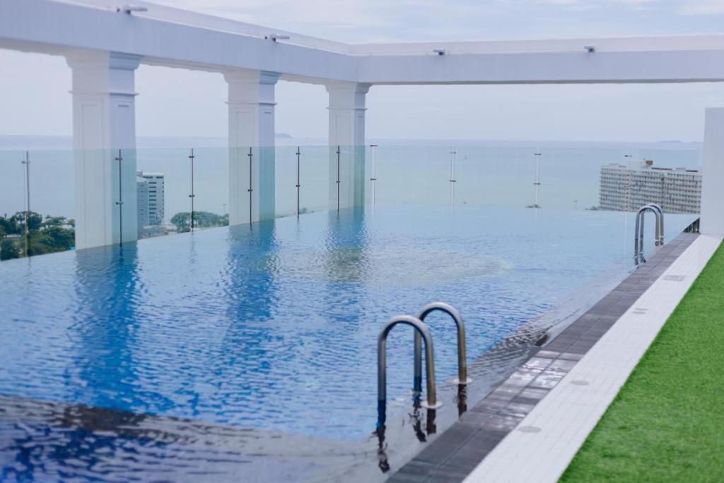 Skyline Stay - Empire Tower - Bed and Breakfast Jomtien