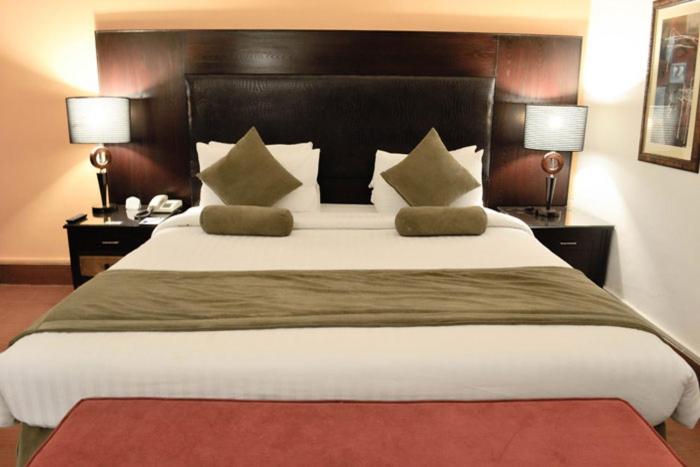 Royal Guest House - B&B Lahore