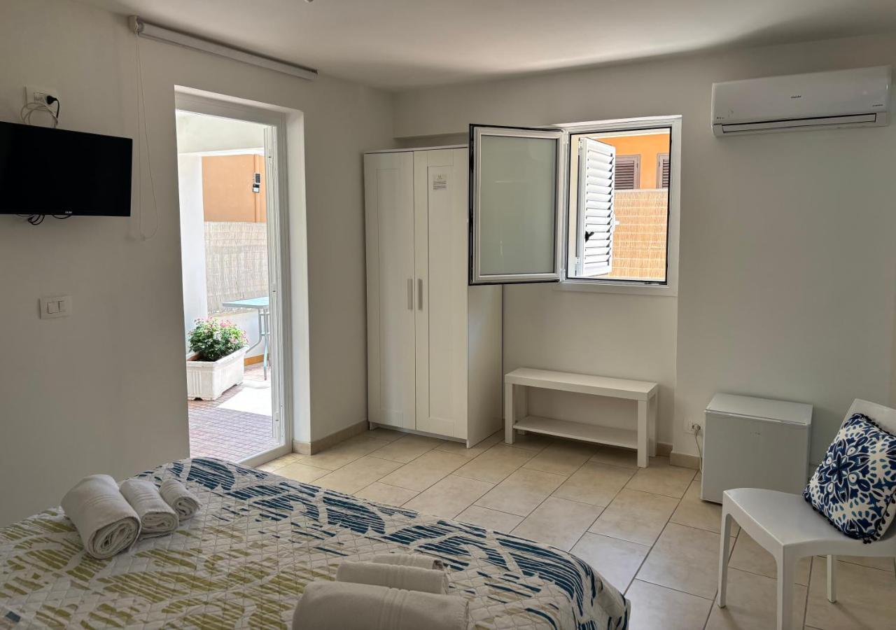 Double Room with patio and Privat Bathroom