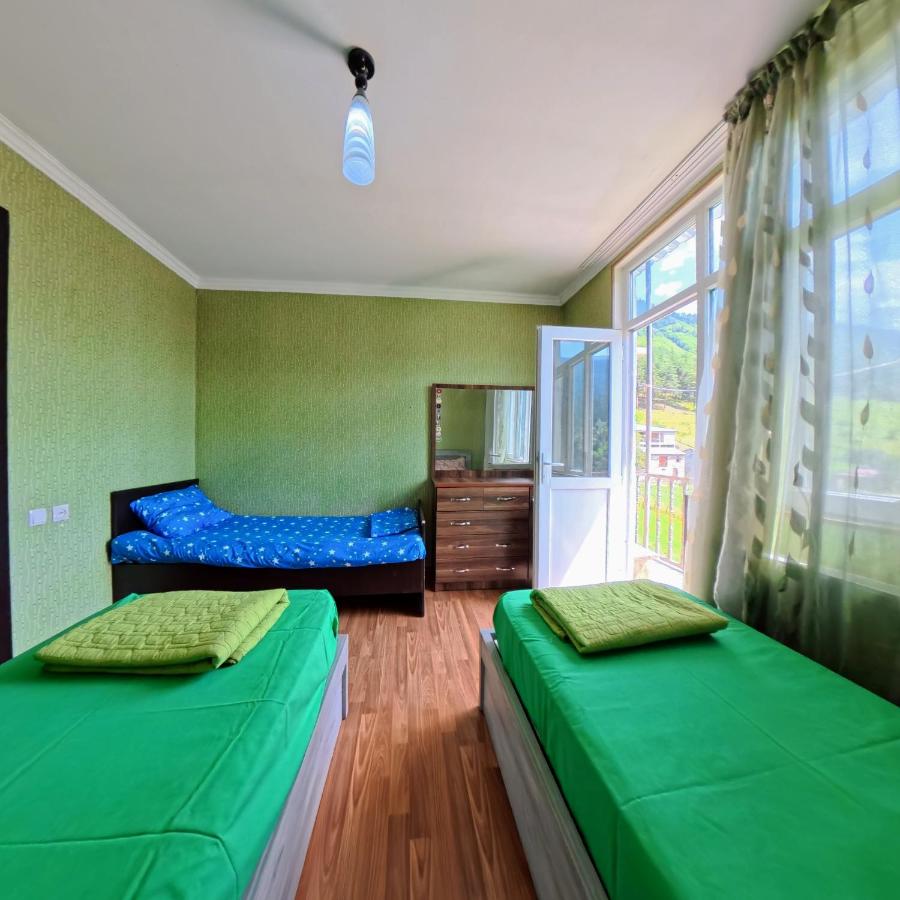Dreibettzimmer mit Balkon