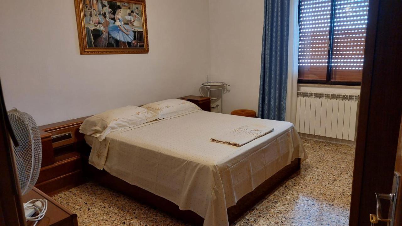 PM 32 Via Strada Prov - B&B Capanne