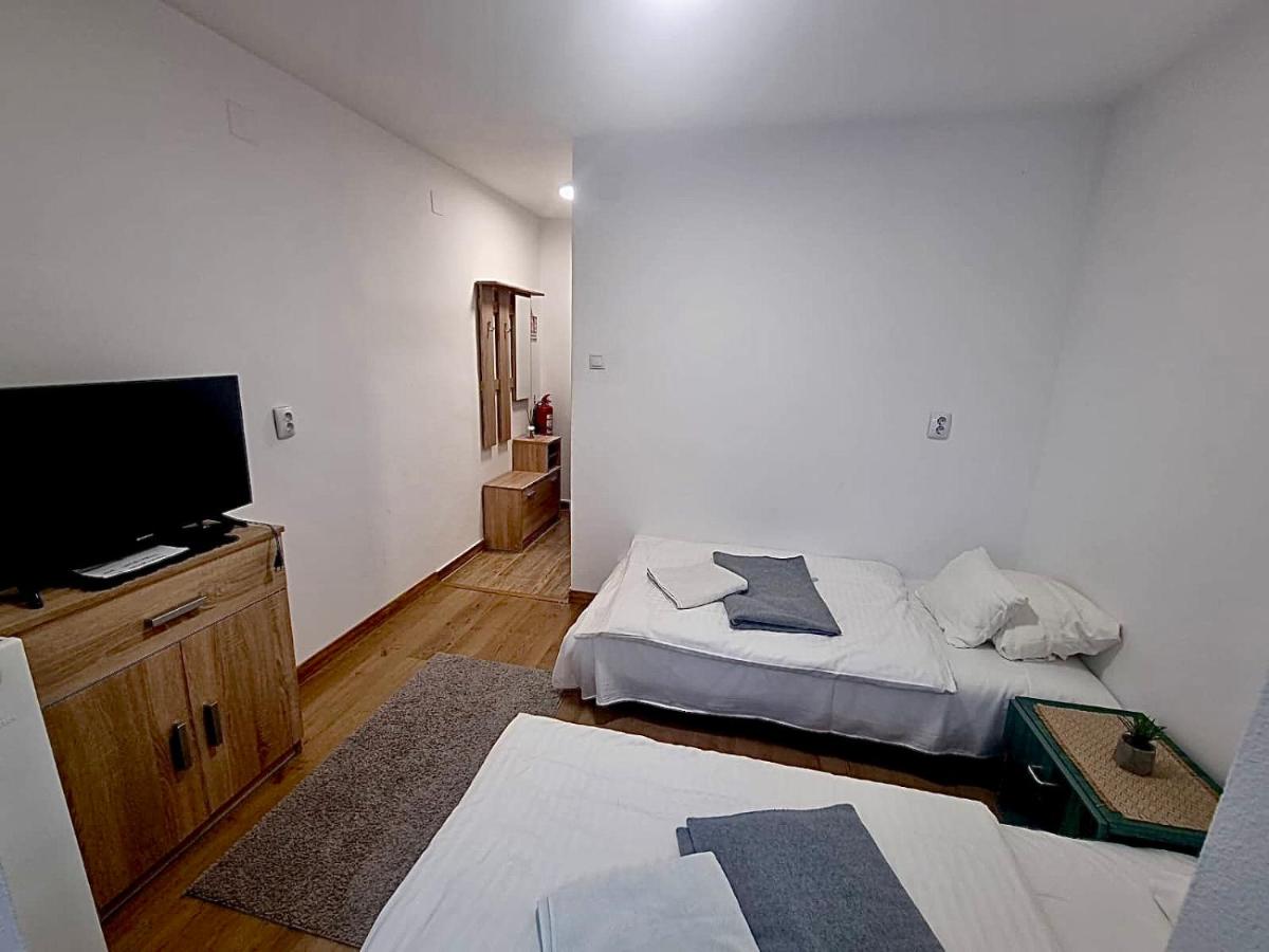 Szent Ferenc Vendégház - Ferienwohnung Păuliș