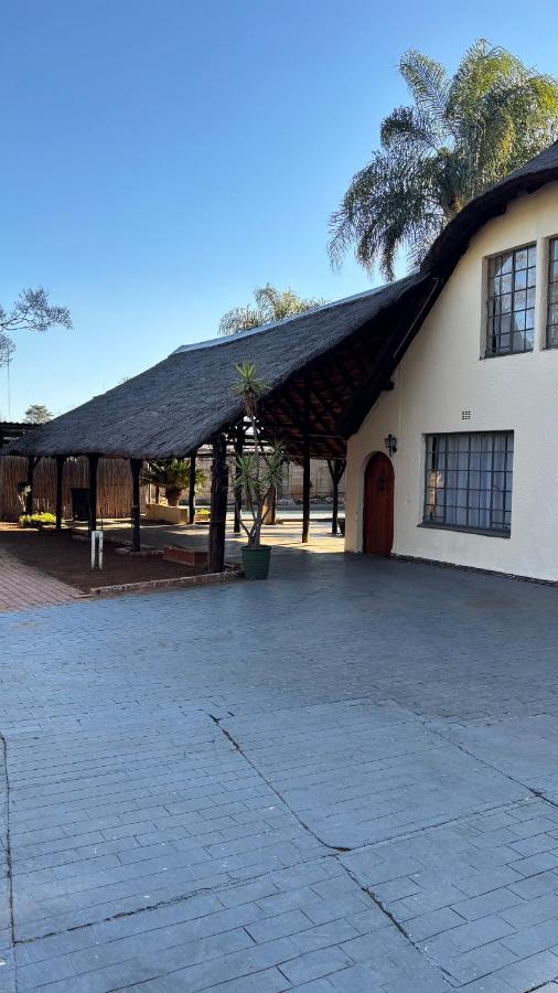Aneiwa airport lodge - B&B