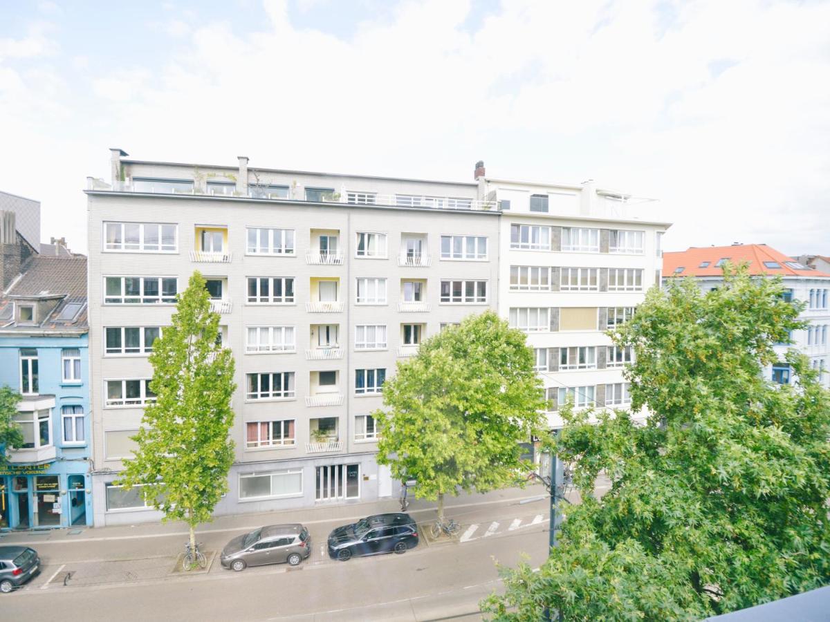 Top floor apartment at Saint Peters Station - Chambres d’hôtes Gand