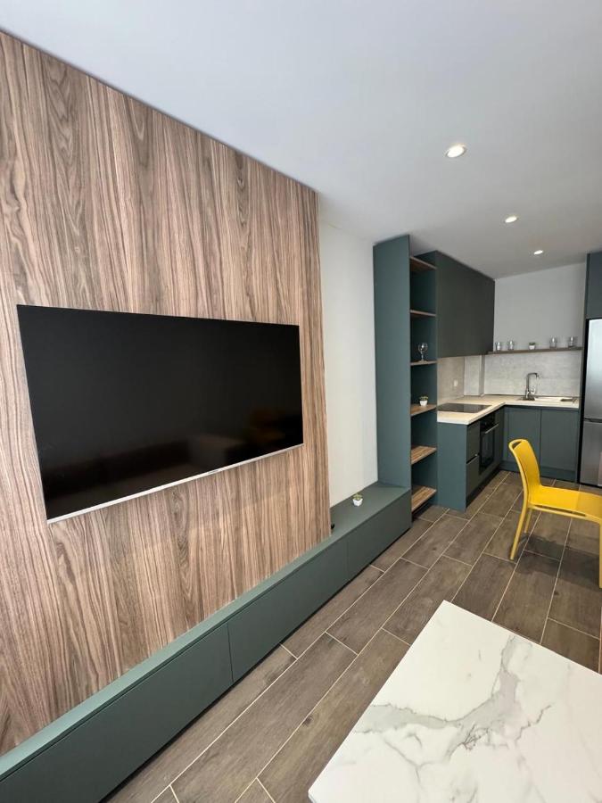 One-Bedroom Apartment with Sea View and Balcony