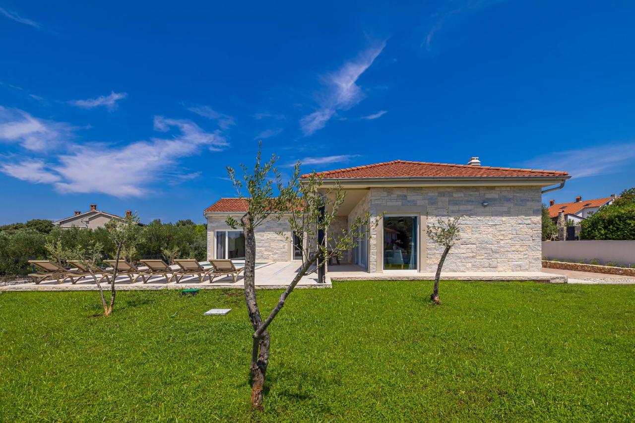Villa FUSKA with private pool - B&B