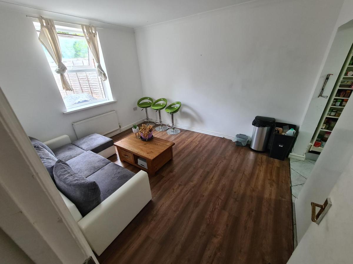 Studios & Ensuite Doubles - Central RG1 - Oracle - Station & Hospital - B&B Reading