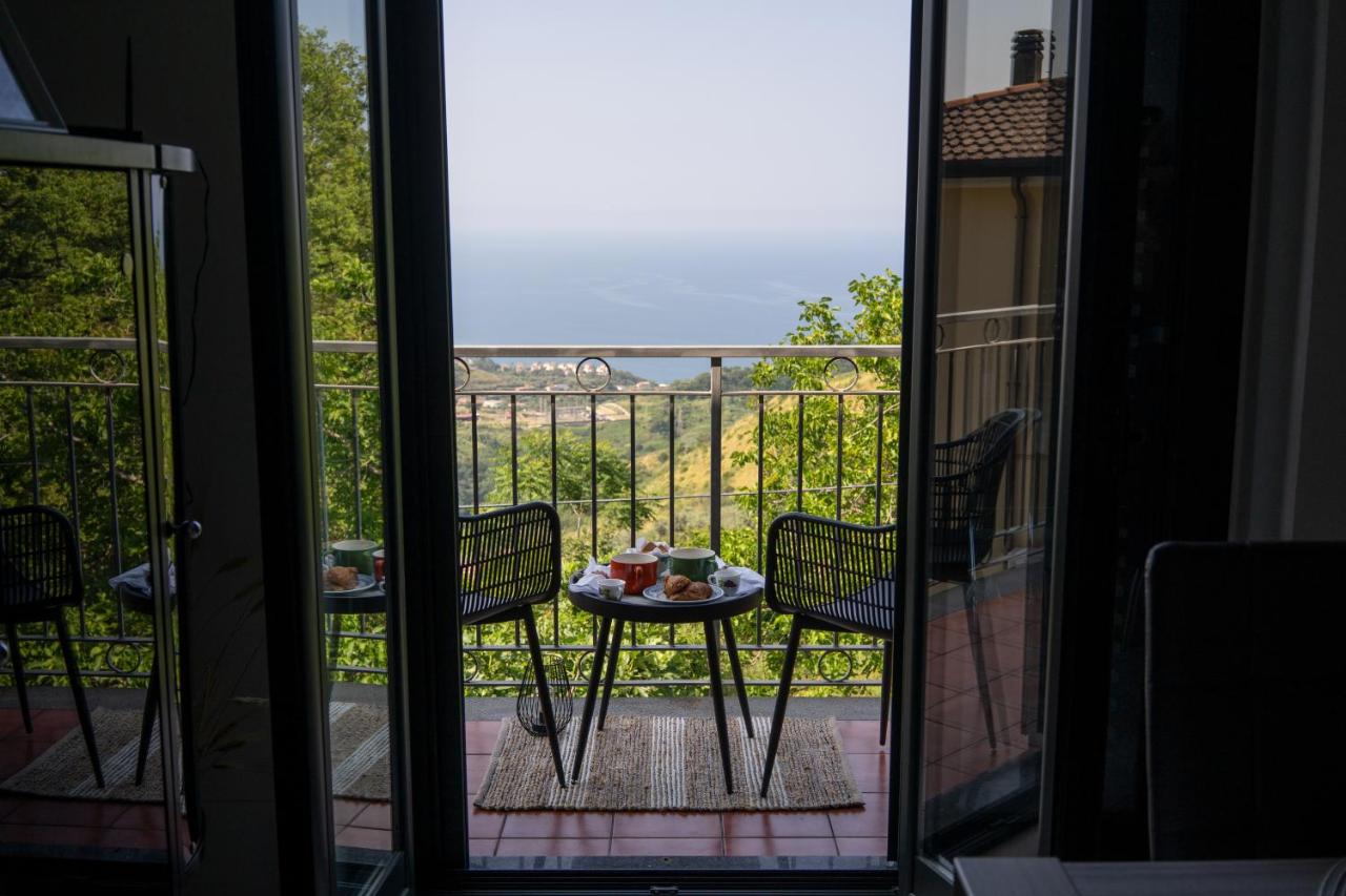 Villa Dino, casa con vista panoramica a 8 minuti dal centro di Diamante - B&B
