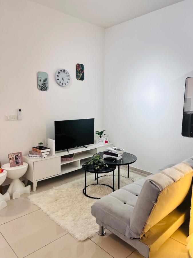 Taman Equine Cozy studio, Well-equipped & Modern facilities - B&B Seri Kembangan