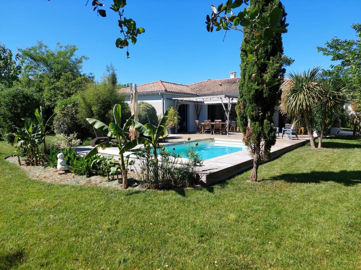Très belle villa avec piscine - B&B Saint-Aubin-de-Médoc