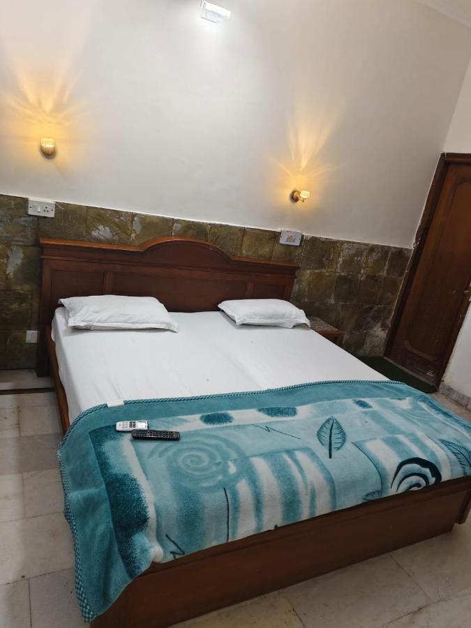 Deepak Motel - B&B Panchkula