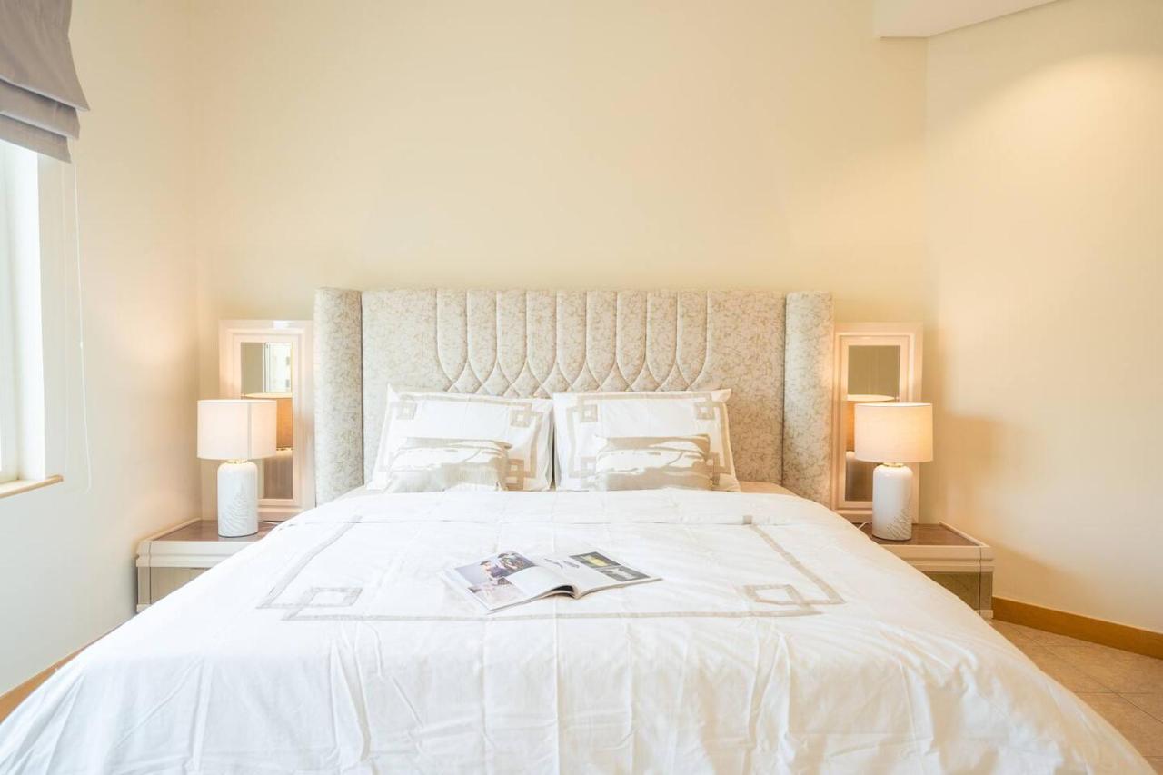 The Palm Luxury 4-br Beach Club Access Dubai - B&B