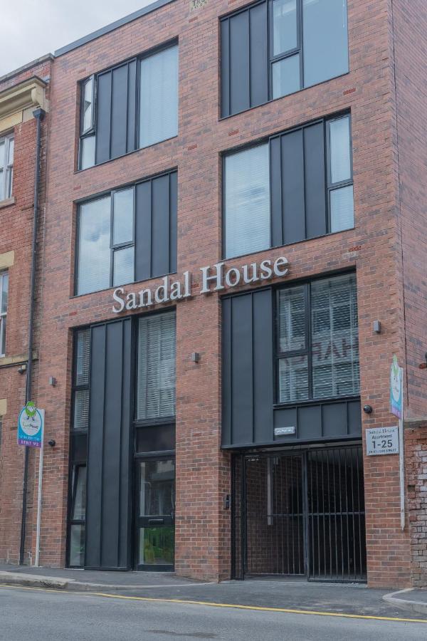 Modern 1-BR Flat, Near bramall Lane, Free WIFI, unit 4 - B&B