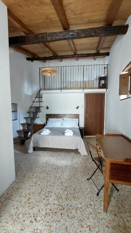 Selice 9 B&B - B&B Casaletto Spartano