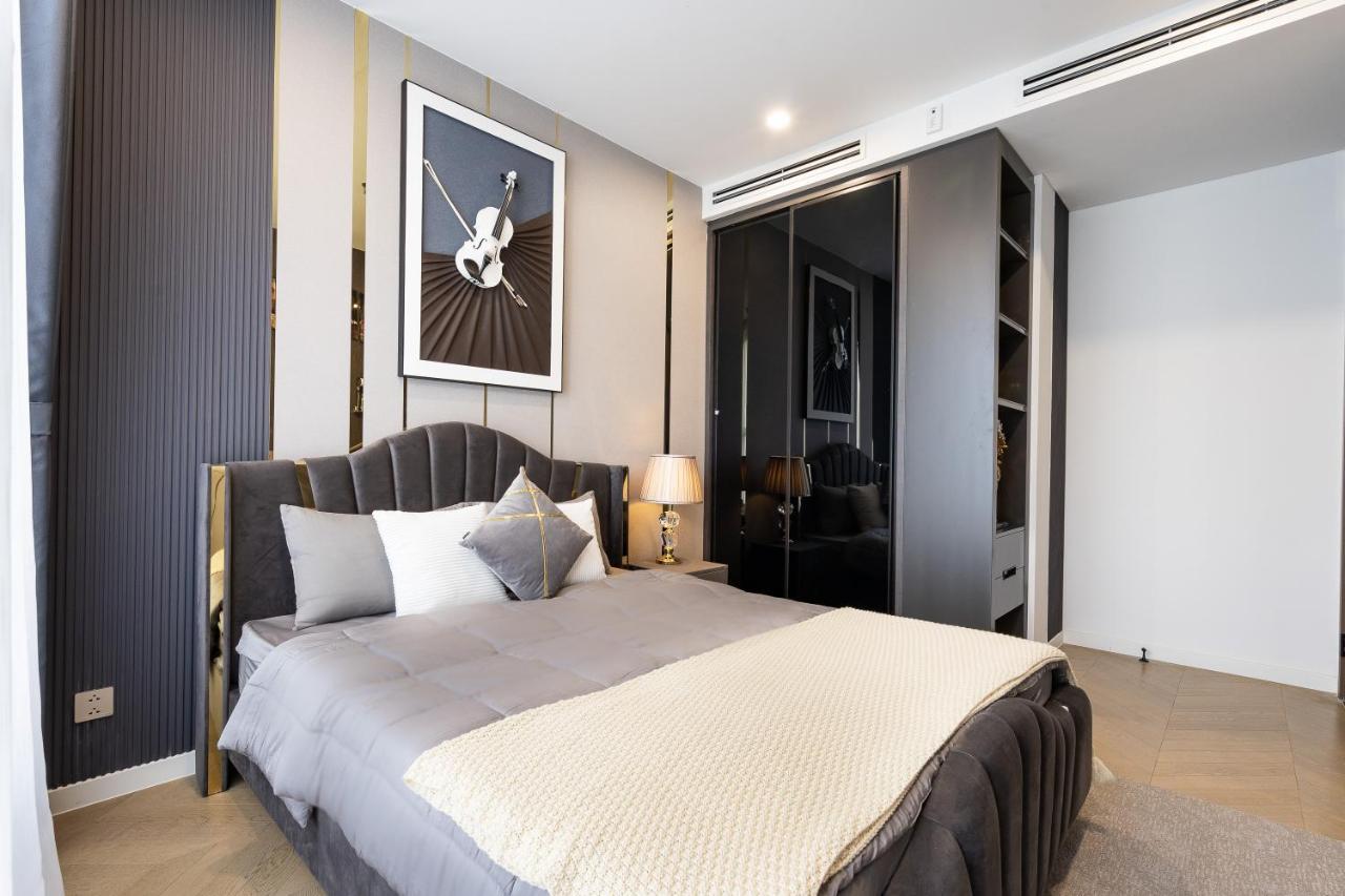 Classic One-Bedroom Apartment with King Bed