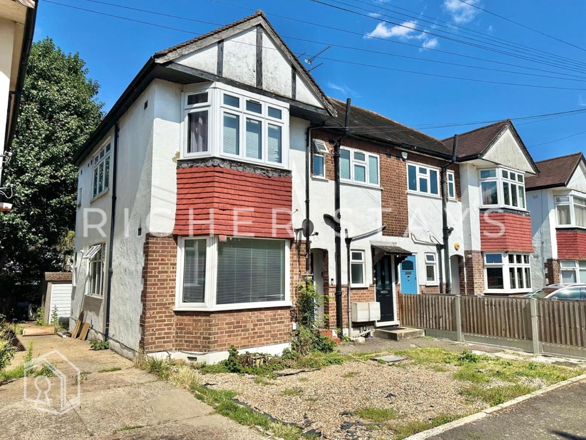 Spacious 2BR Flat in Harold Wood - B&B Harold Wood