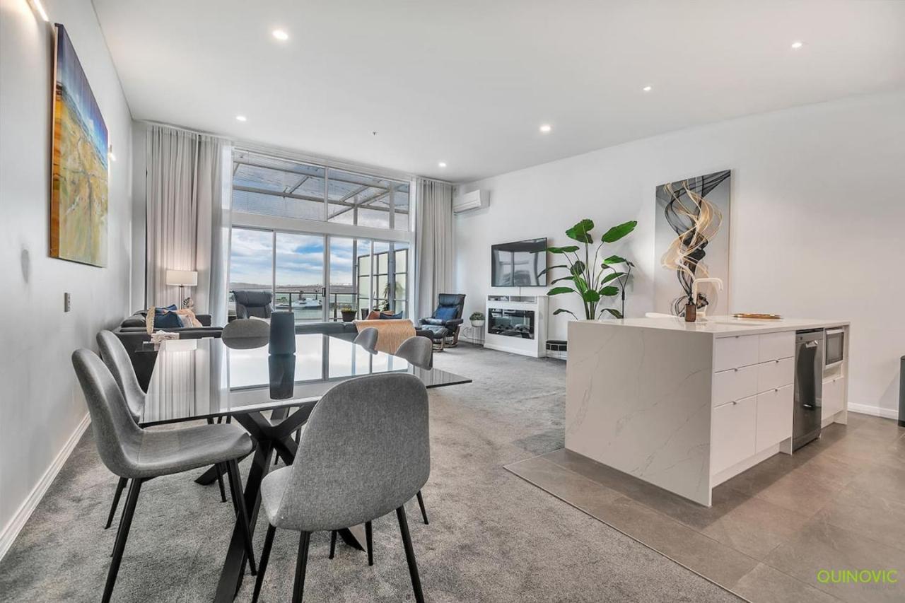 Skyline Serenity Two-Bedroom Waterfront - B&B Auckland