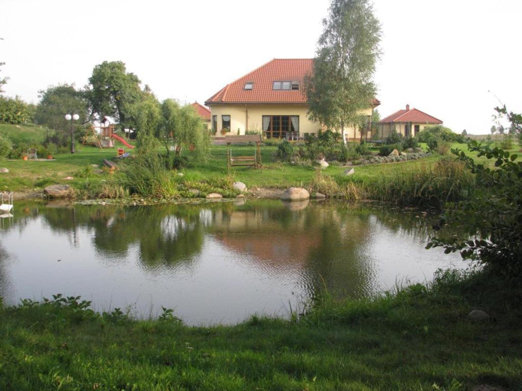 Dom nad stawem