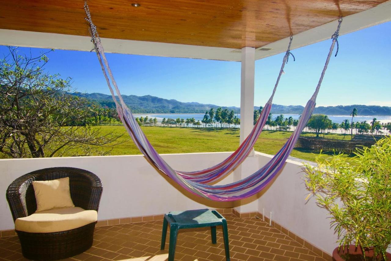 Amapola Best Beach Condo Location Views! - B&B
