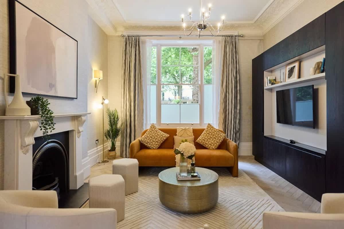 The Bayswater Retreat - Adorable 3BDR Flat with Balcony - B&B London