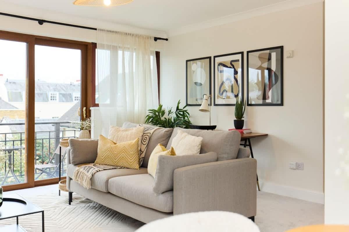 The Isleworth Place - Stunning 1BDR Flat with Balcony - B&B Isleworth