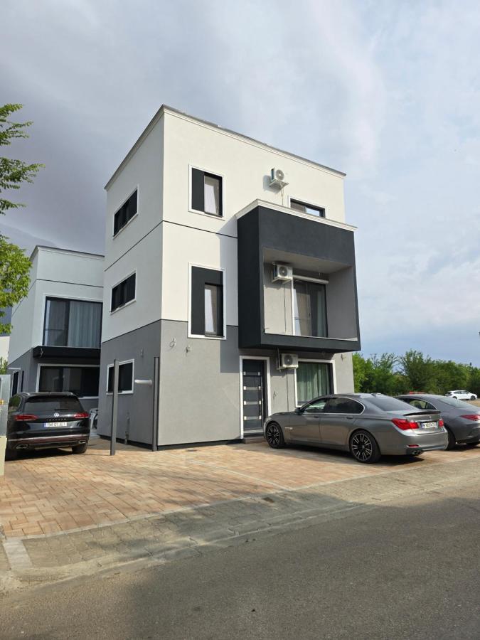 Jessy - Jes Lux Apartments Free Private Parking - B&B