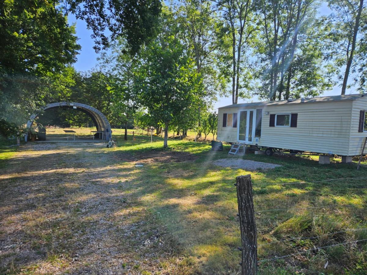 Le mobile home est dans le pré - B&B