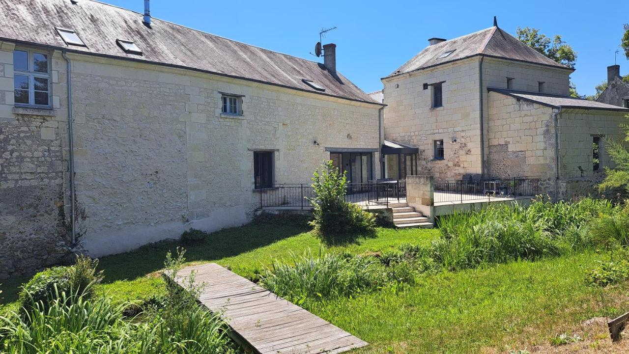 Belle demeure avec piscine à Bourgueuil 5 ch/10 p - B&B Bourgueil