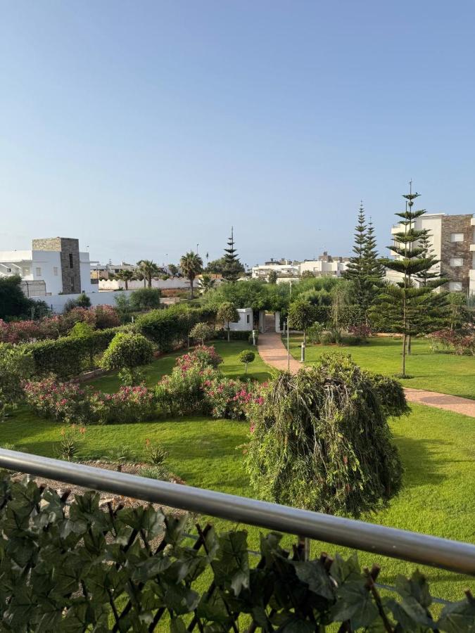 Appartement perla p2 saidia à 5min à pieds de la plage - uniquement familles et couples mariés - piscine fermée cette année - Chambres d'hôtes Saidia