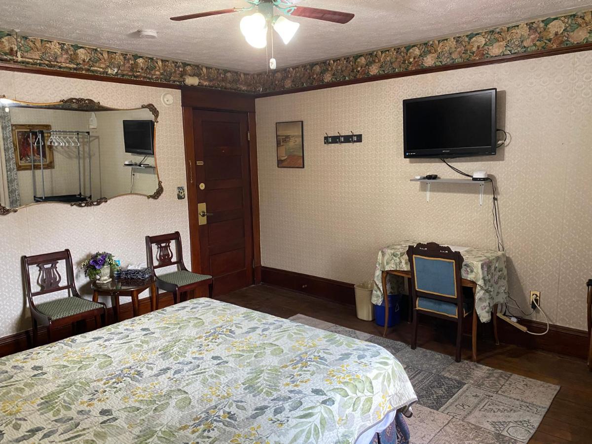 Queen Room with Balcony