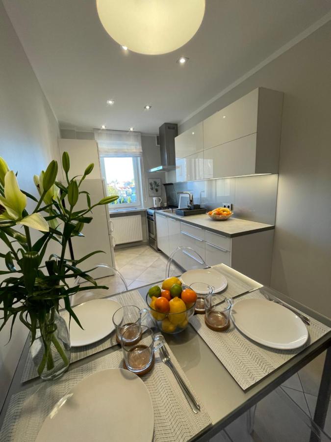 POKOJE i APARTAMENTY LIMONKA do plaży 900m STOCZNIOWCÓW 13 - B&B Gdynia