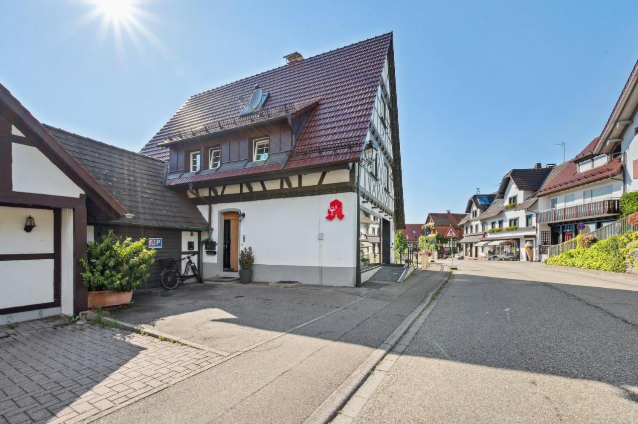 SCHUSTERjunge Homes I Zentrale Ferienwohnung I neu & modern I 3 Zimmer bis 6 Personen - Chambres d'hôtes Sasbachwalden