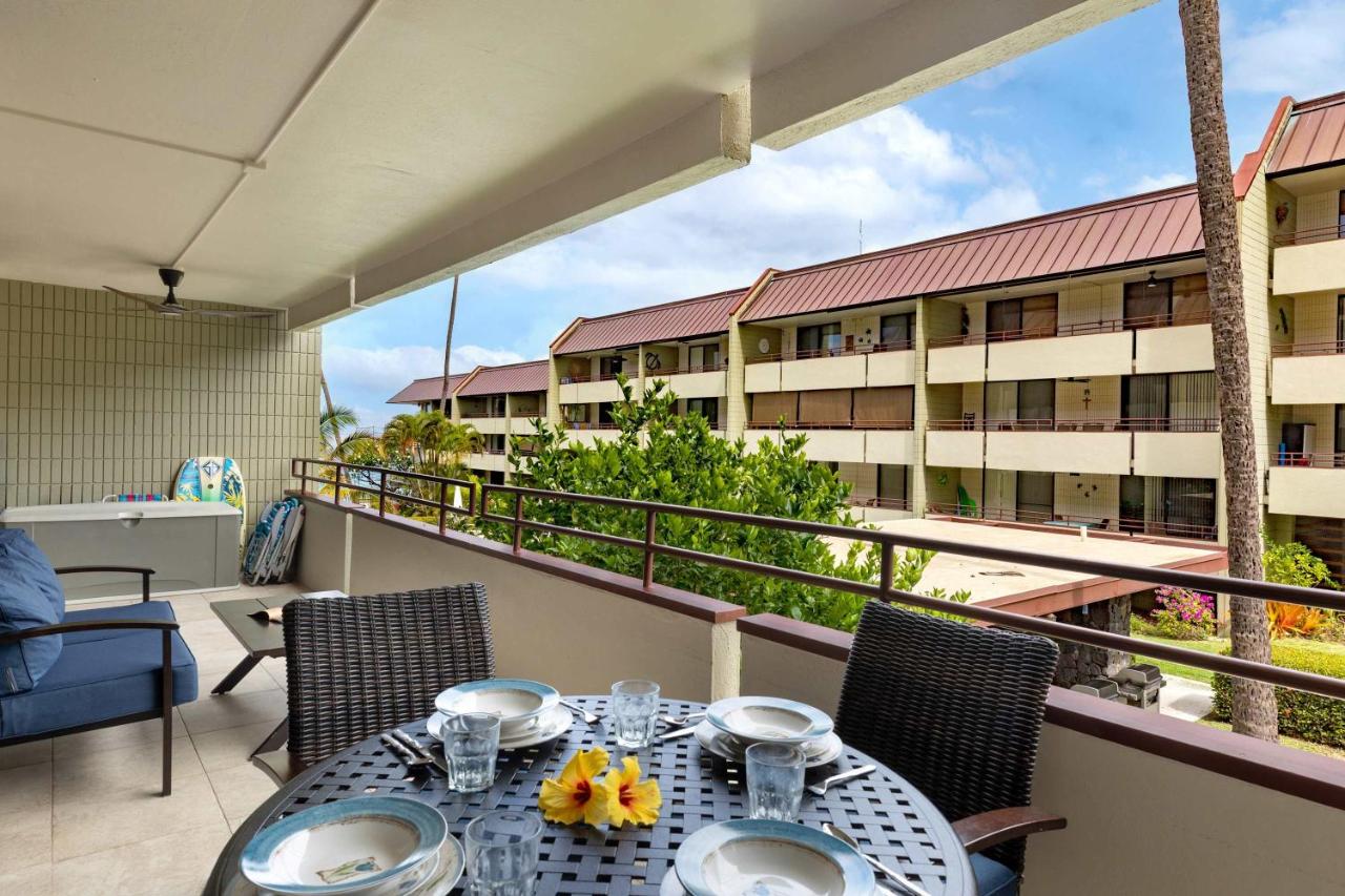Oceanfront Condo 120 in Kailua-Kona - B&B