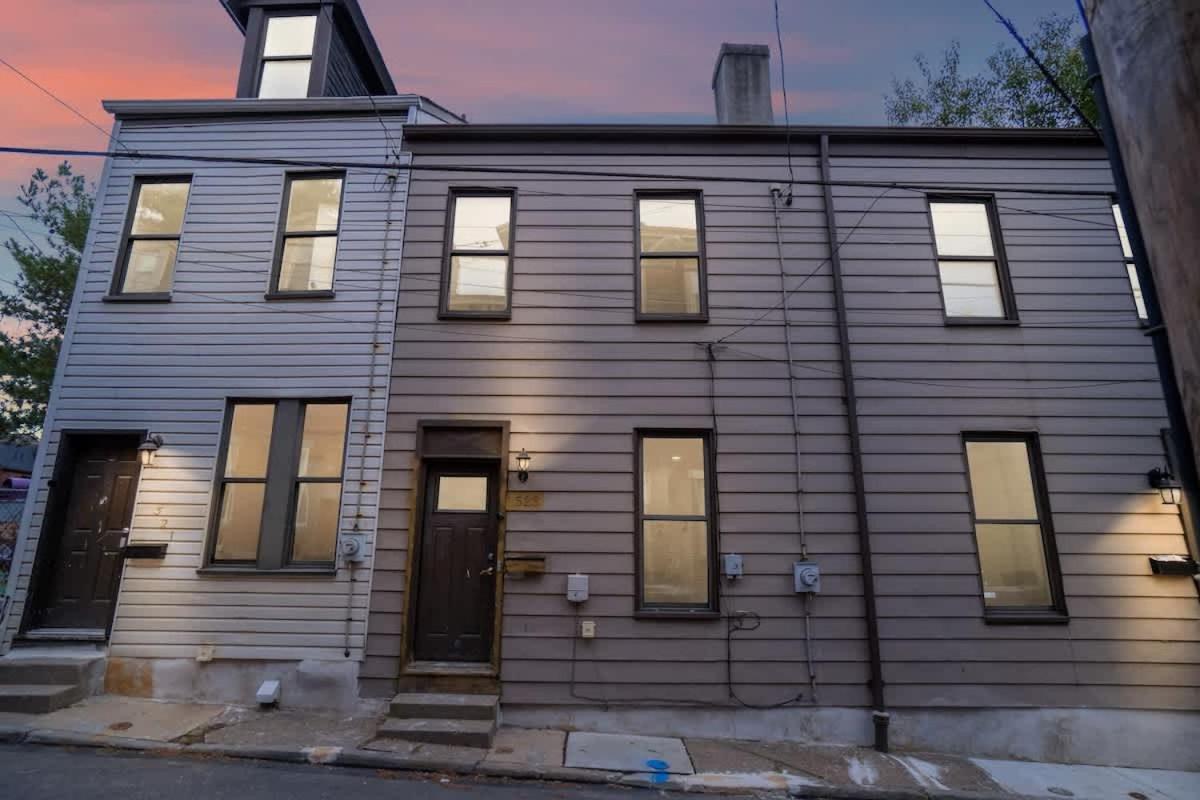 Near Stadium 2 Bdrm House w Fire Pit Free WiFi - B&B