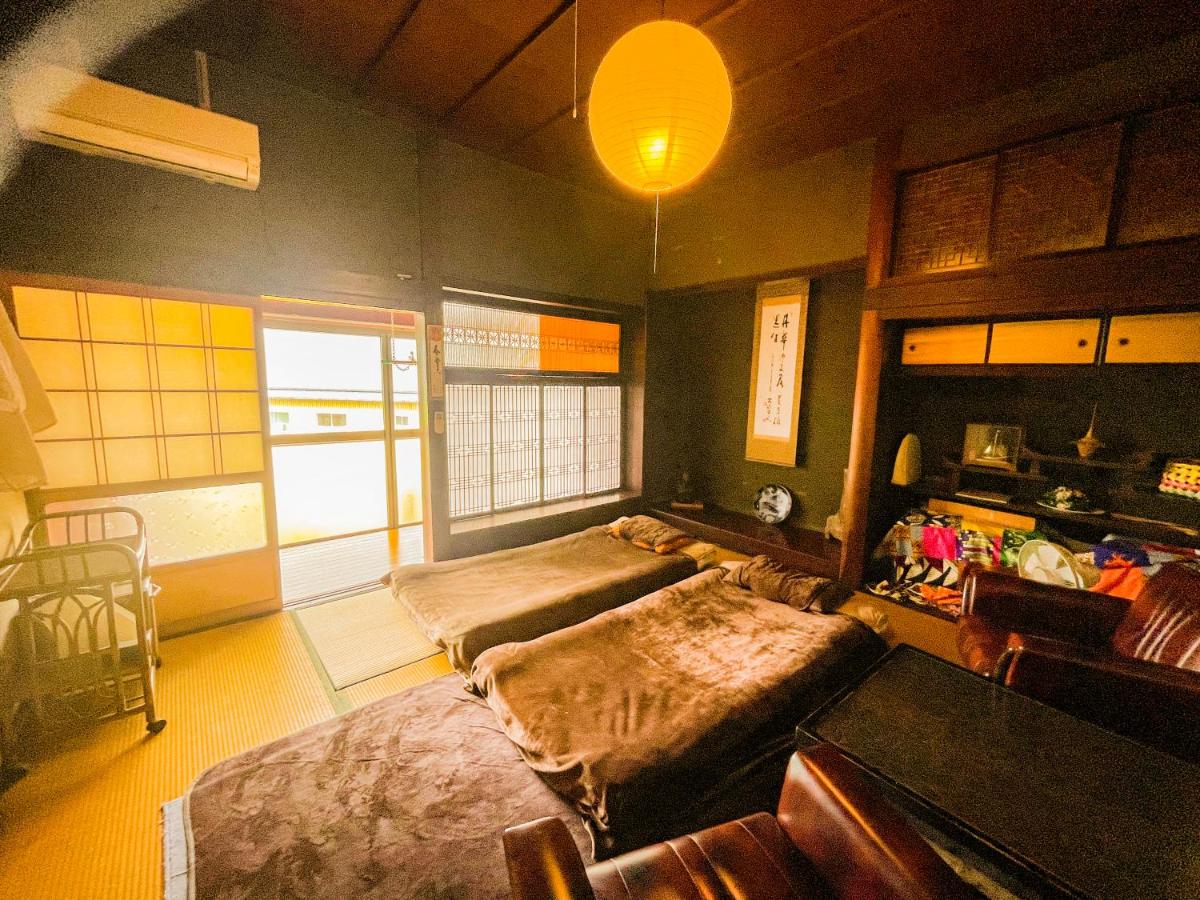 Japanese-Style Room