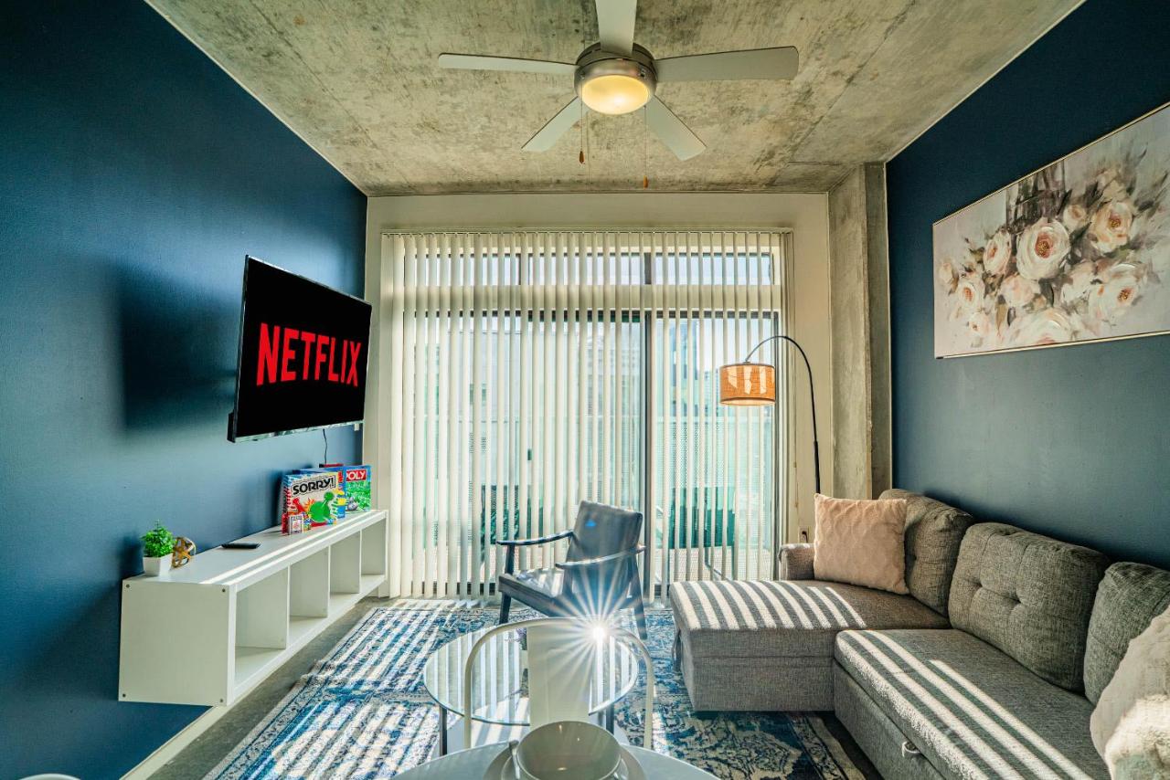 Plush 2BD - CDT - Gym, Pool, Parking - Sleep 8 - Chambres d’hôtes Phoenix
