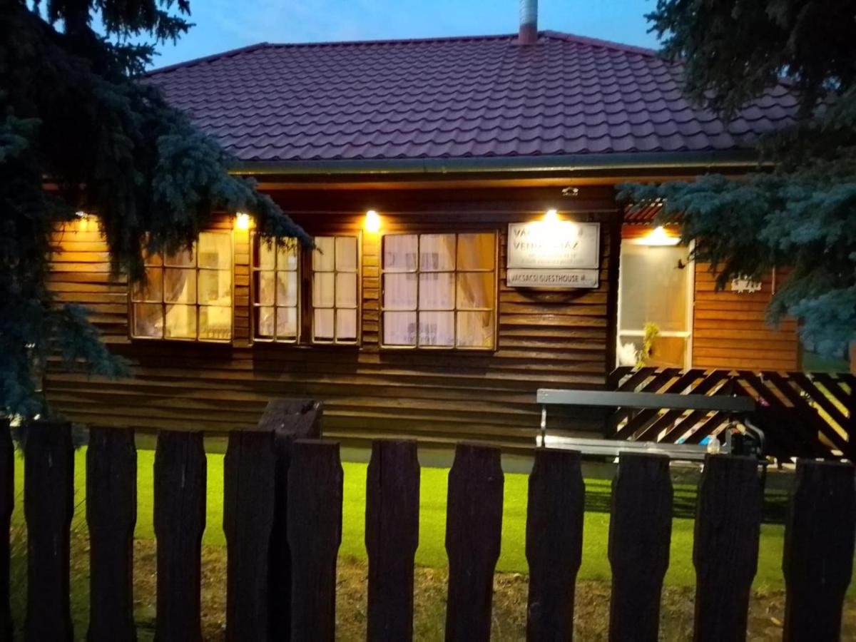 Vacsacsi vendégház - B&B Berekfürdő