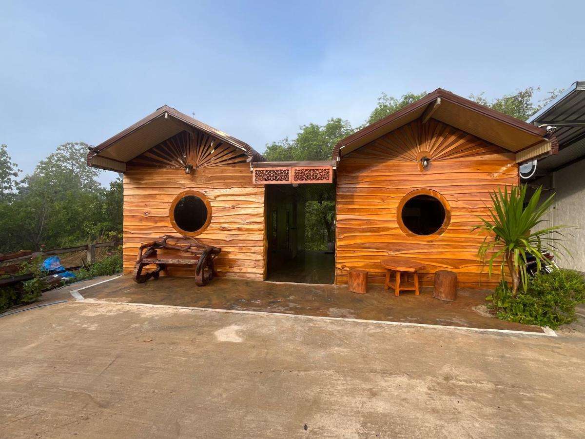 Baan Suan Pongsiri บ้านสวนพงษ์ศิริ - B&B