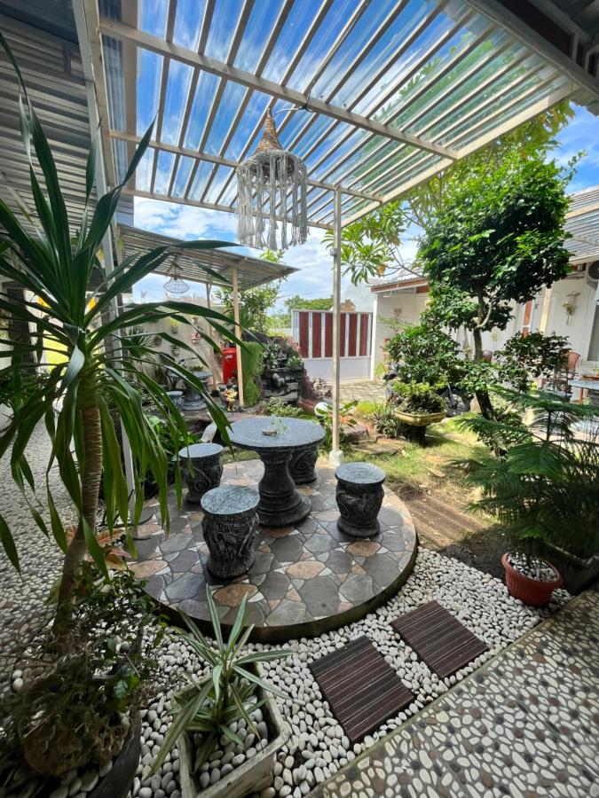 Tropical Paradiso Homestay - B&B Banyuwangi