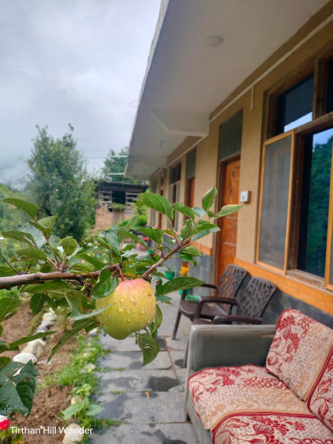 Tirthan Hill Wander Stay - Bed and Breakfast Banjār