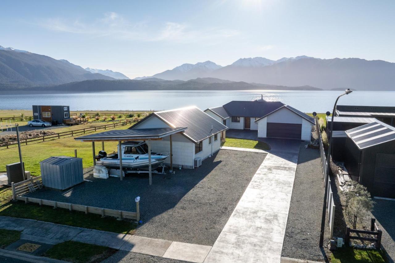 The Tranquil Edge - Te Anau Holiday Home - B&B Te Anau