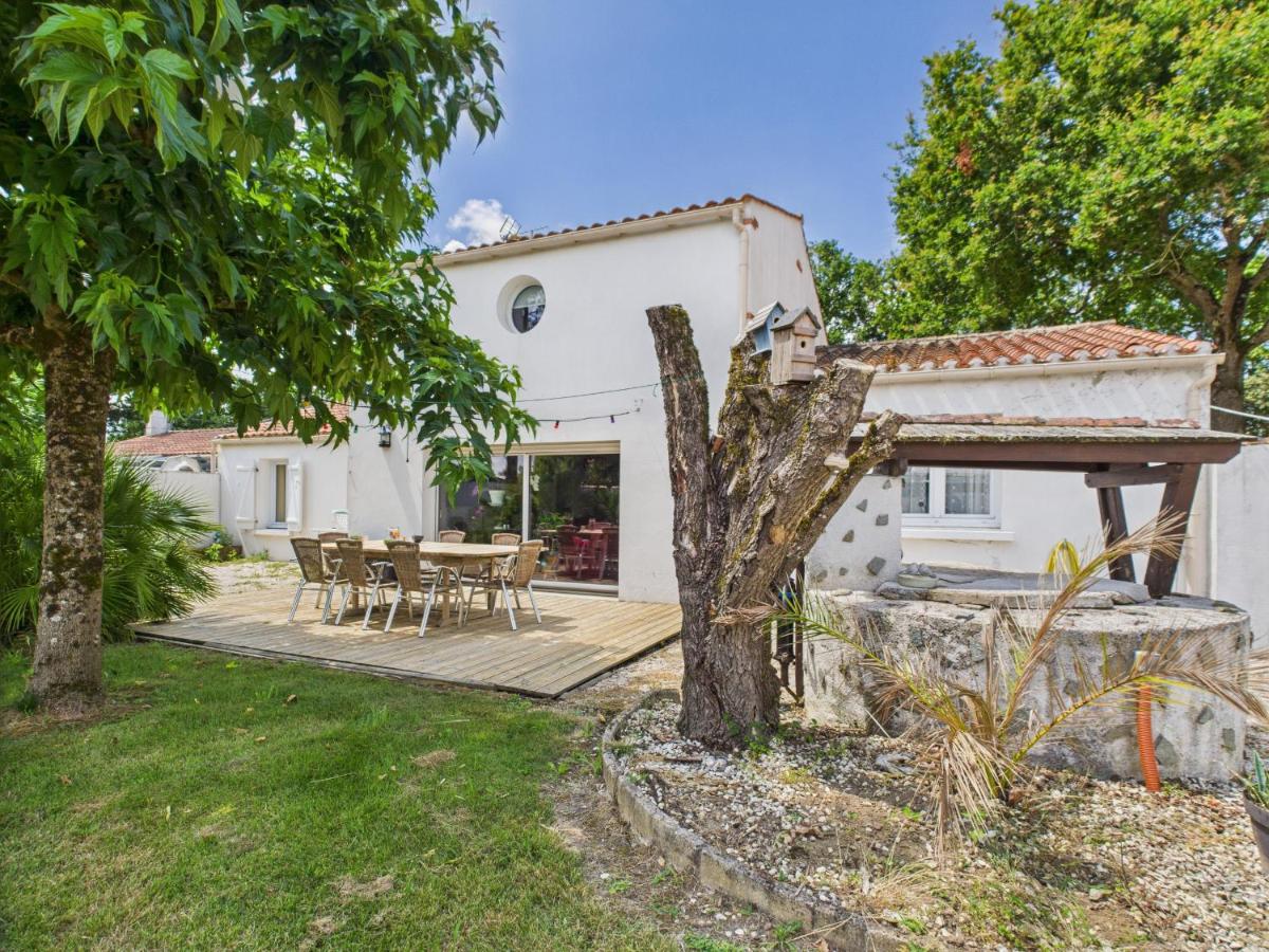 Belle et spacieuse maison au calme pour 8 - B&B Saint-Révérend