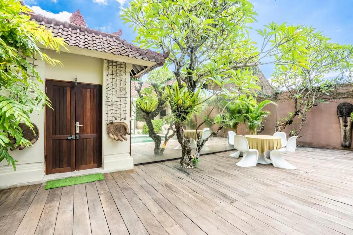 Villa CC- Cosy 2bdrs villa - enclosed and open living area - Chambres d'hôtes Seminyak