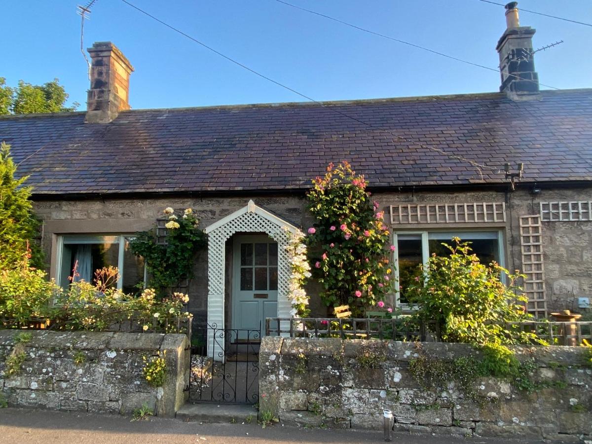 The Old Post Office, Cosy Cottage in Northumberland, Near Coast, Dog Friendly - B&B