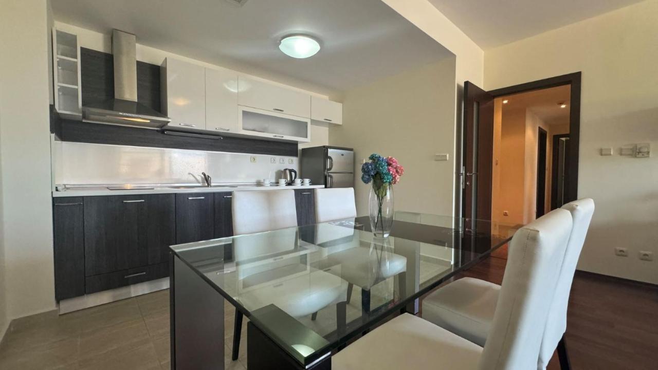 Appartamento con 3 Camere da Letto e con Vista